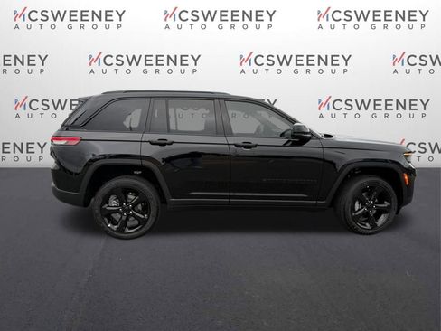 New 2025 Jeep Grand Cherokee Altitude image 6