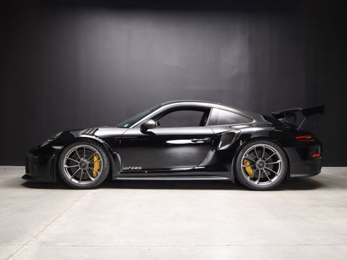 Certified 2018 Porsche 911 GT2 RS RWD image 17