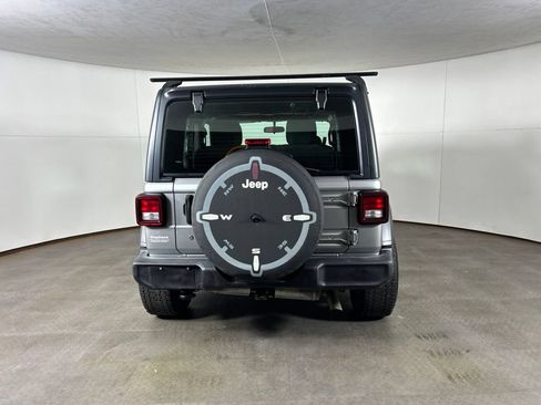 Used 2019 Jeep Wrangler Sport AWD/4WD image 6