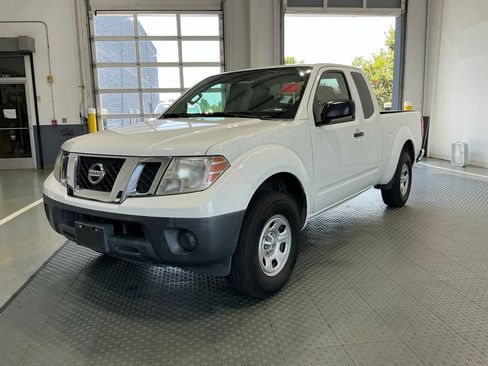 Used 2015 Nissan Frontier S RWD image 2