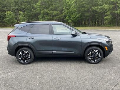 New 2025 Kia Seltos S