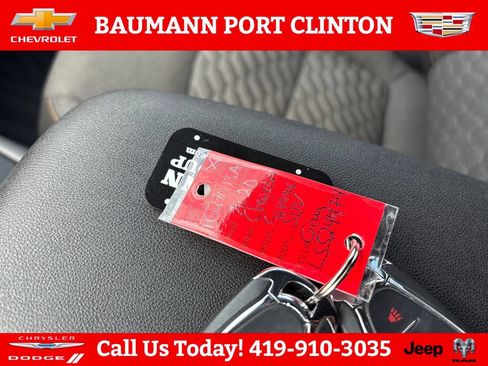Used 2020 Chevrolet Equinox LT FWD image 29
