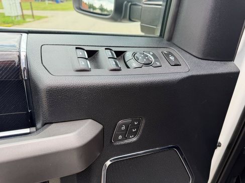 Used 2020 Ford F350 Platinum w/ Tremor Off-Road Package AWD/4WD image 19