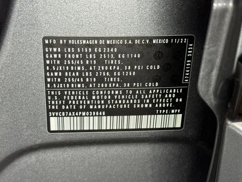 Used 2023 Volkswagen Tiguan SE R-Line image 23