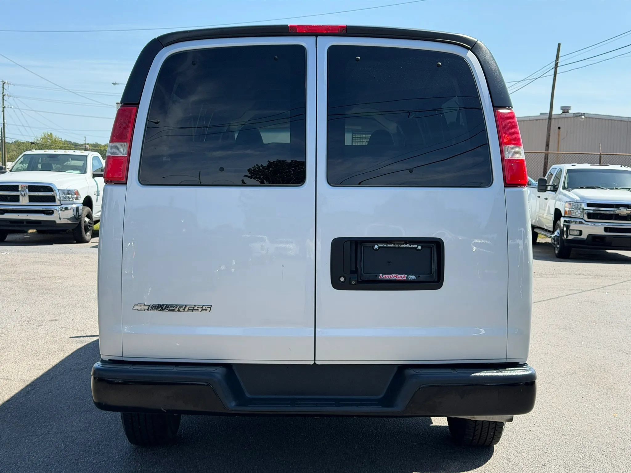 Used 2019 Chevrolet Express 3500 LS RWD image 4