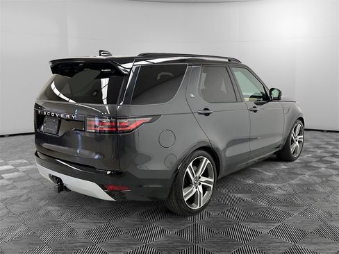 Used 2024 Land Rover Discovery Metropolitan Edition image 5