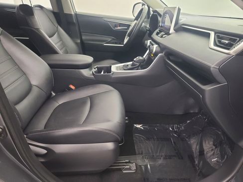 Used 2024 Toyota RAV4 XLE Premium image 15