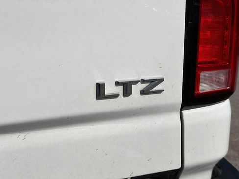 Used 2025 Chevrolet Silverado 2500 LTZ w/ LTZ Convenience Package image 12