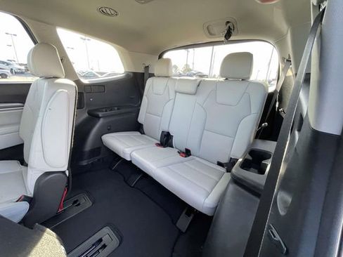 Used 2022 Kia Telluride S image 23