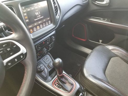 Certified 2021 Jeep Compass Trailhawk AWD/4WD image 9