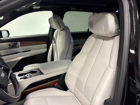 New 2026 Cadillac Vistiq Sport w/ LPO, Floor Liner Package image 26