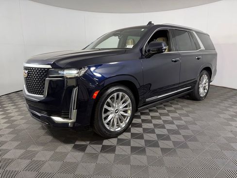 Used 2023 Cadillac Escalade Premium Luxury w/ Performance Package AWD/4WD image 3