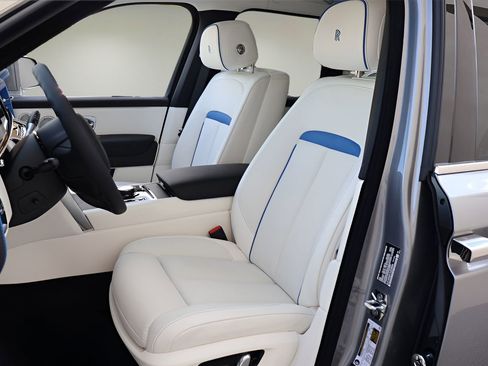 New 2026 Rolls-Royce Cullinan AWD/4WD image 15