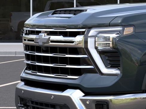 New 2026 Chevrolet Silverado 2500 LTZ w/ LTZ Premium Package AWD/4WD image 13