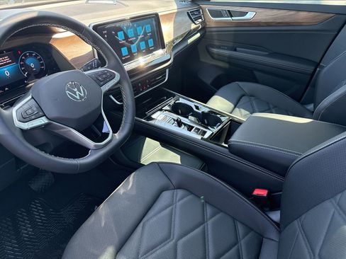 Used 2026 Volkswagen Atlas SE FWD image 21