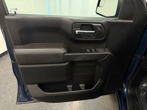 Used 2023 Chevrolet Silverado 1500 Custom image 9