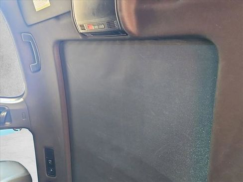 Used 2023 Volkswagen Tiguan SE R-Line image 15