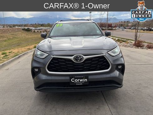 Used 2023 Toyota Highlander XLE AWD/4WD image 2