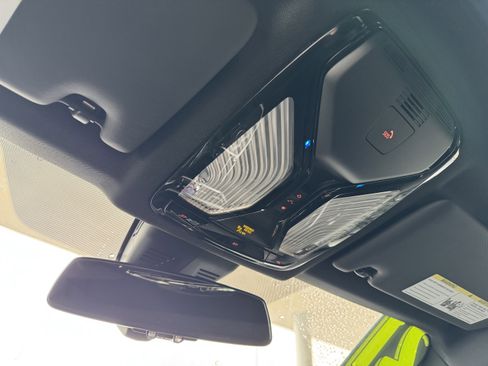 Used 2021 BMW 330e w/ M Sport Package image 28