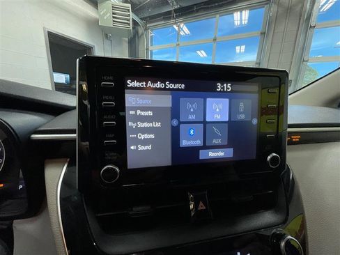 Used 2020 Toyota Corolla LE FWD image 17