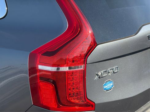 Used 2017 Volvo XC90 T6 Momentum w/ Vision Package image 28