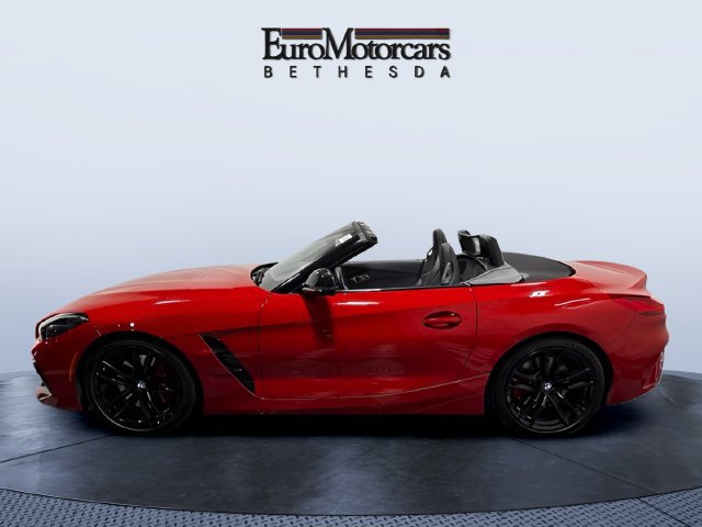 Used 2024 BMW Z4 M40i w/ Premium Package RWD image 2