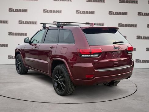 Used 2021 Jeep Grand Cherokee Laredo X AWD/4WD image 3