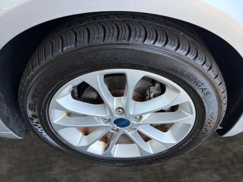 Used 2019 Ford Fusion SE FWD image 36