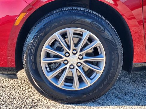 Used 2022 Buick Enclave Essence image 10