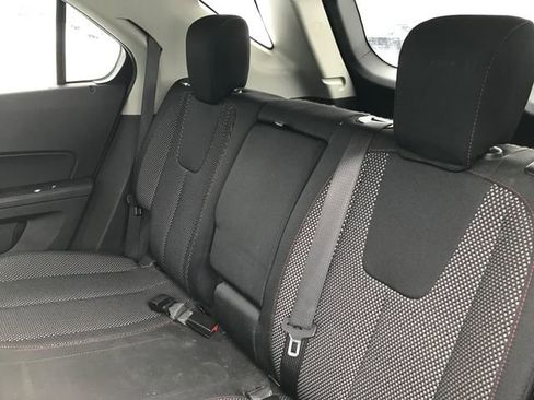 Used 2017 Chevrolet Equinox LT w/ Convenience Package image 3