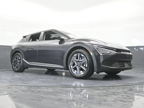 Used 2025 Kia EV6 Light RWD image 60