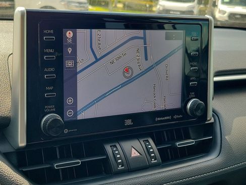 Used 2019 Toyota RAV4 Limited w/ Cold Weather Package FWD image 28
