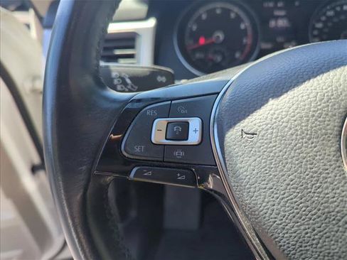 Used 2019 Volkswagen Atlas SE w/ Panoramic Sunroof Package FWD image 12