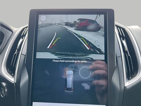 Used 2024 Ford Edge Titanium image 39