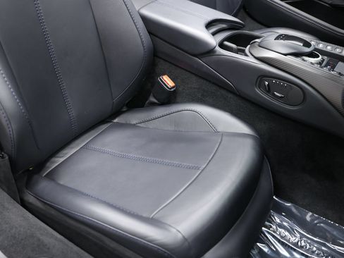Used 2023 Aston Martin V8 Vantage Roadster RWD image 70