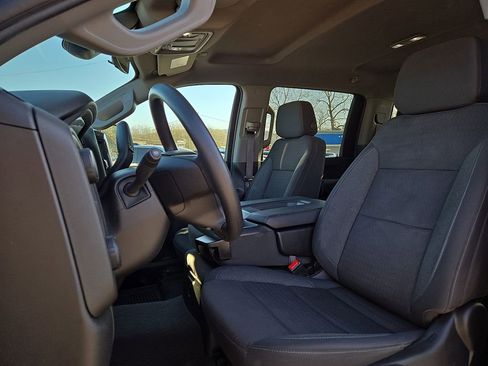 Used 2024 Chevrolet Silverado 2500 Custom w/ Custom Convenience Package image 11