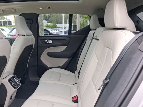 Used 2024 Volvo XC40 B5 Plus AWD/4WD image 8