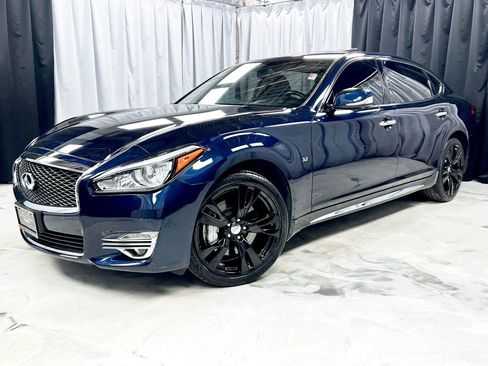 Used 2017 INFINITI Q70 L 3.7 image 1