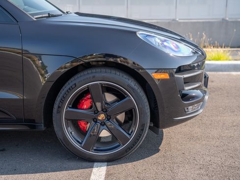 Used 2016 Porsche Macan Turbo AWD/4WD image 9