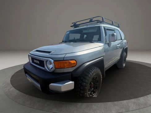 Used 2010 Toyota FJ Cruiser 4WD image 2
