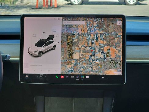 Used 2021 Tesla Model Y Long Range AWD/4WD image 18