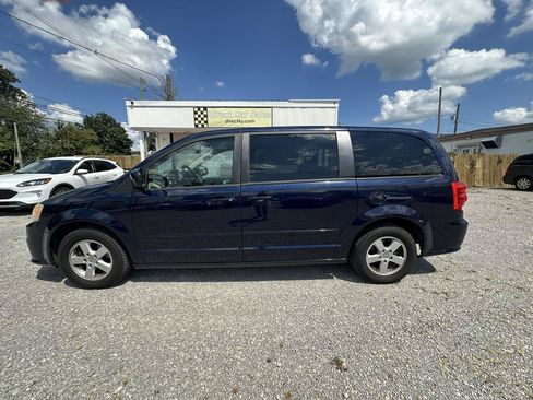 Used 2012 Dodge Grand Caravan SXT FWD image 2
