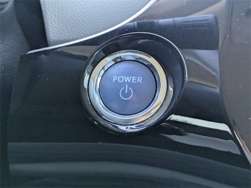 Used 2019 Toyota Prius LE image 28