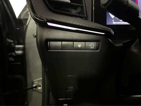 Certified 2025 Nissan Kicks SR image 16