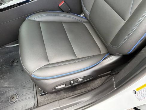 Used 2025 Buick Envista Sport Touring w/ Convenience I Package FWD image 20
