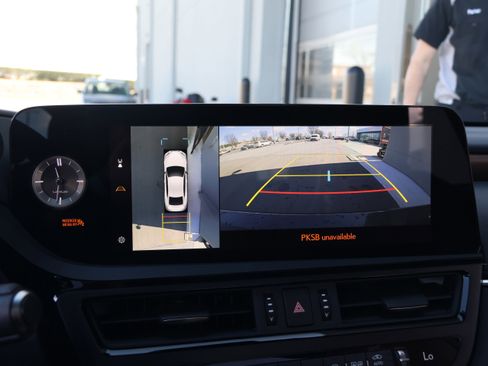 Used 2025 Lexus ES 350 Ultra Luxury image 25