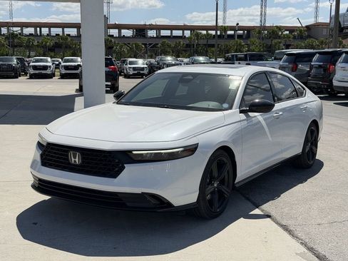 Used 2024 Honda Accord Sport image 9