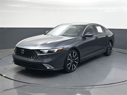 Used 2025 Honda Accord Touring image 8