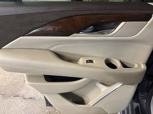 Used 2016 Cadillac Escalade Luxury image 20