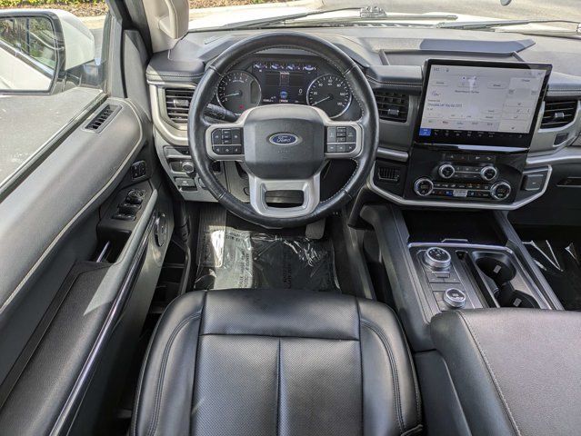 Used 2024 Ford Expedition XLT AWD/4WD image 18